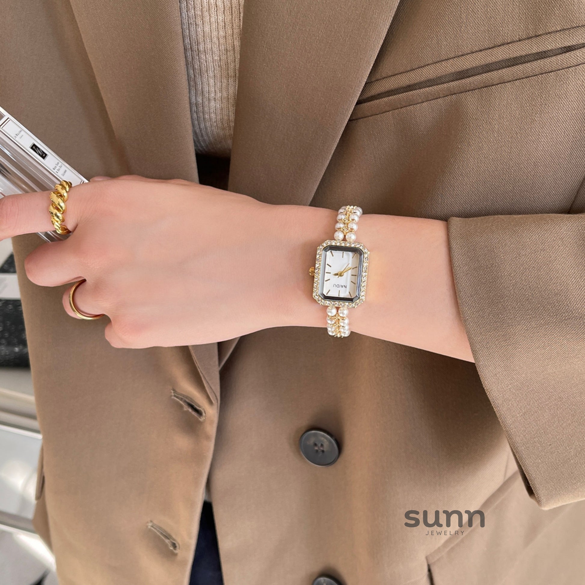 Siobhan Pearl Chain Watch [9KK3YUJR]