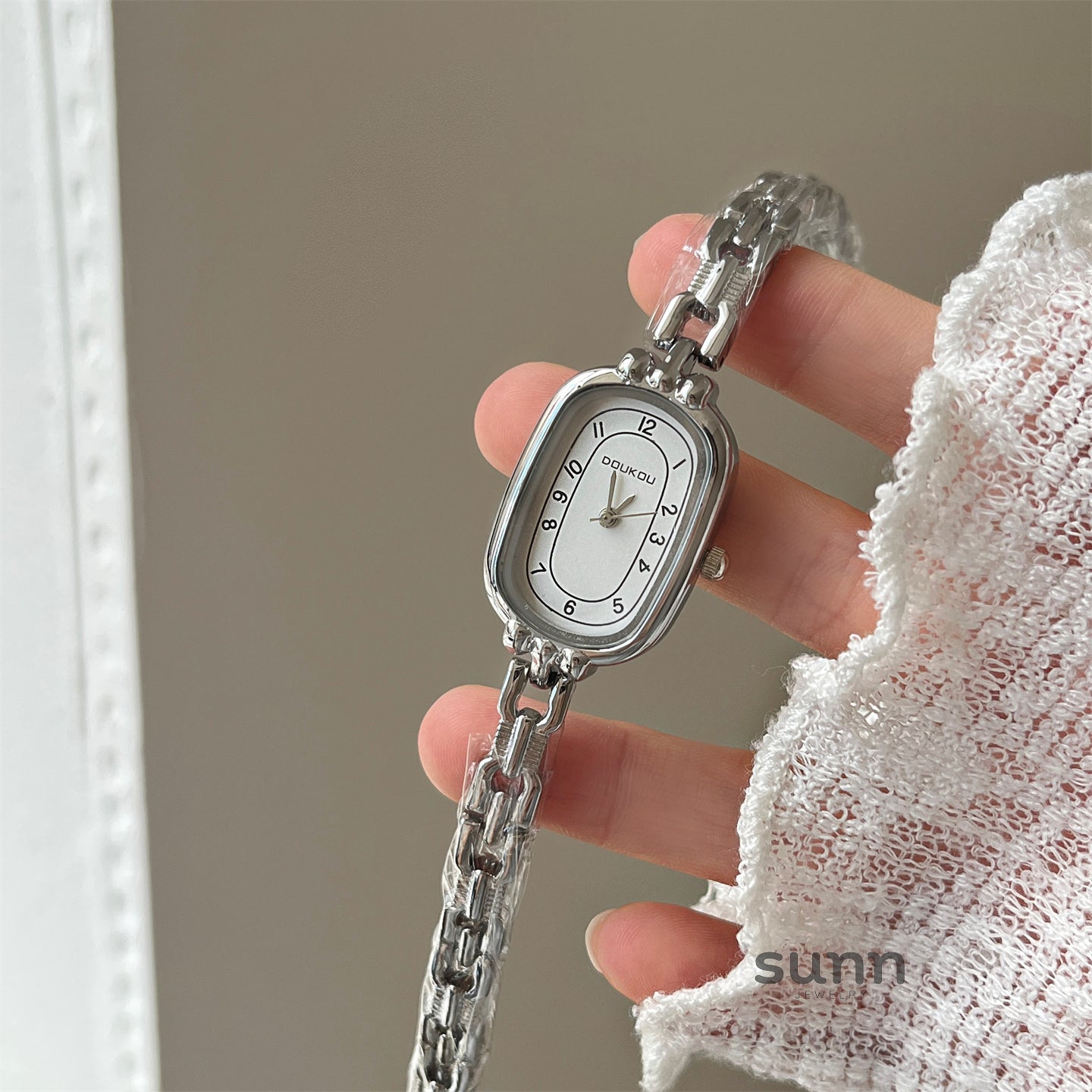 Siobhan Petite Bracelet Watch [HXD0QUOG]