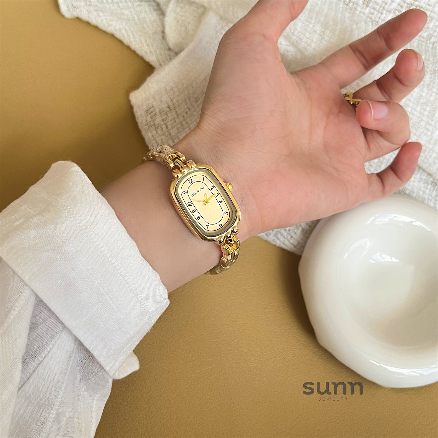 Siobhan Petite Bracelet Watch [JZ1PSZ4O]