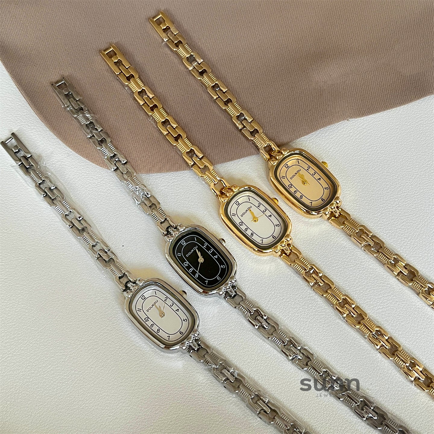 Siobhan Petite Bracelet Watch [WP9F1DU2]
