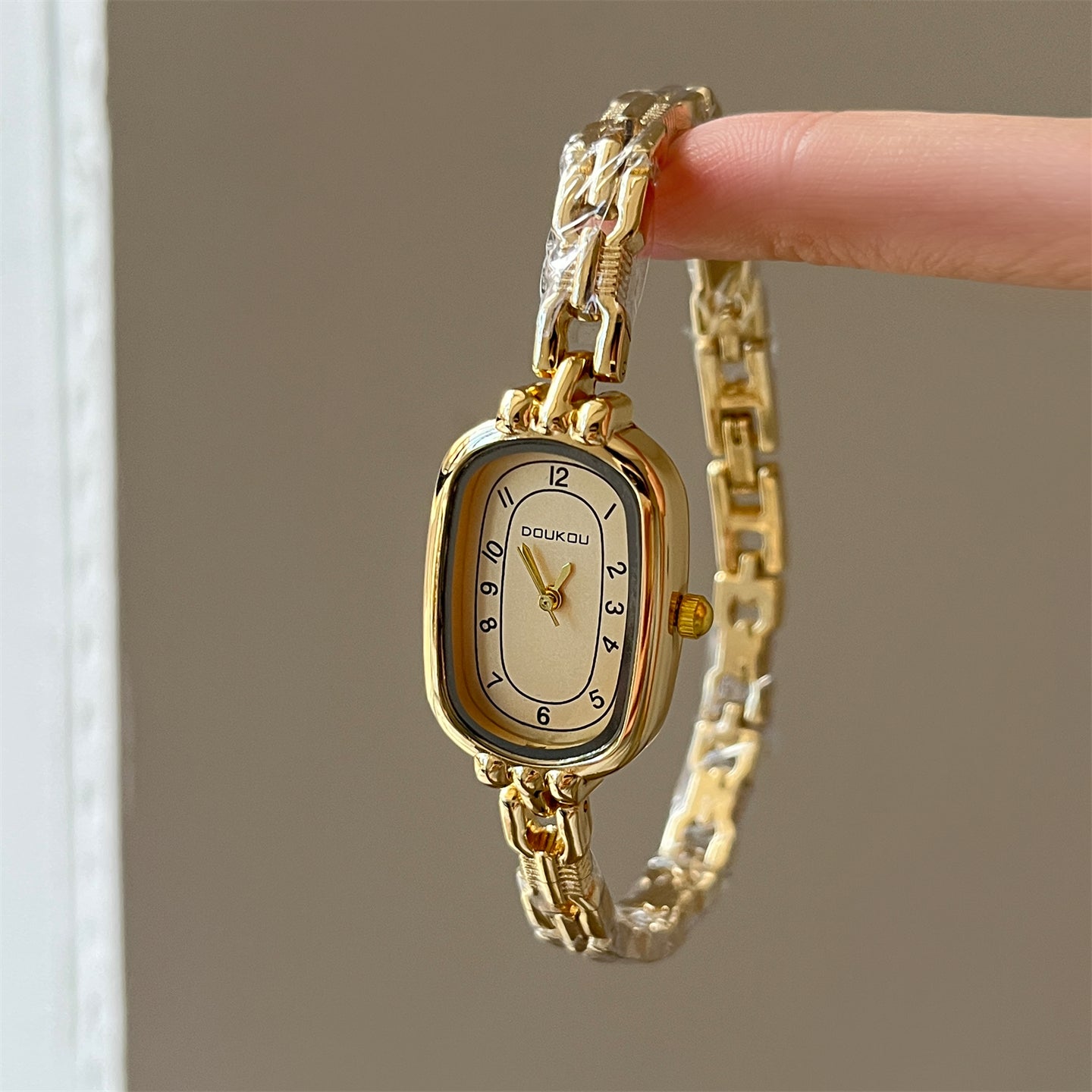 Siobhan Petite Bracelet Watch [M7VHY1VY]