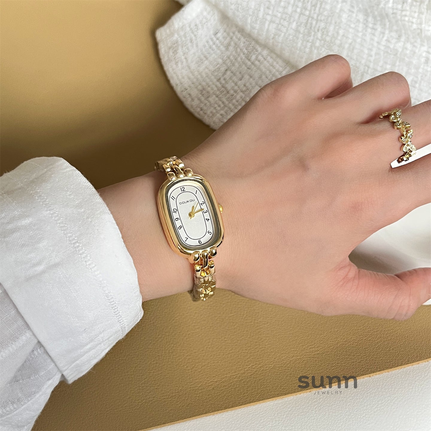 Siobhan Petite Bracelet Watch [5XNONRCR]