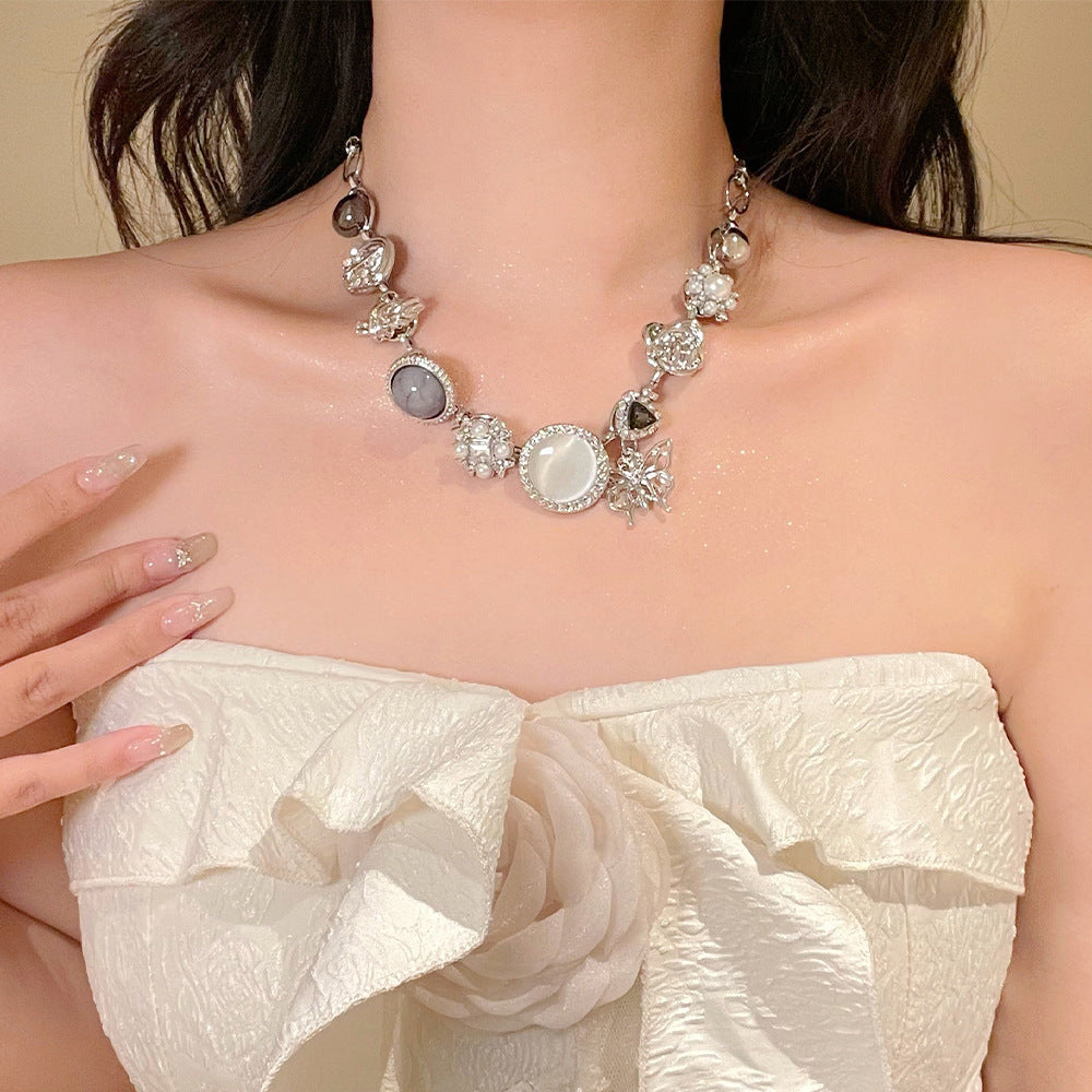 Sitara Butterfly Cat's Eye Choker [AAA3W38I]
