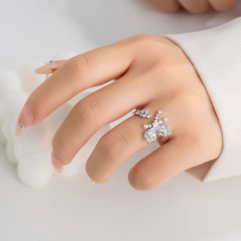 Siyona Delicate Butterfly Open Ring [3HMAJ4RS]