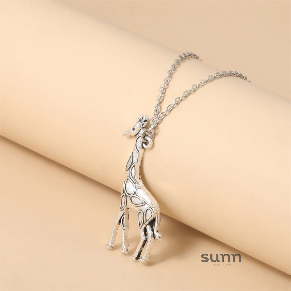 Siyona Retro Elk Pendant Necklace