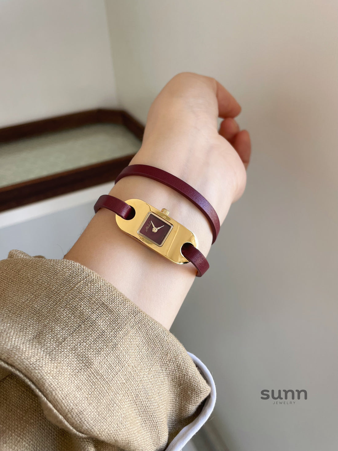 Siyona Ruby Red Wrap Watch [M7DXFGH4]