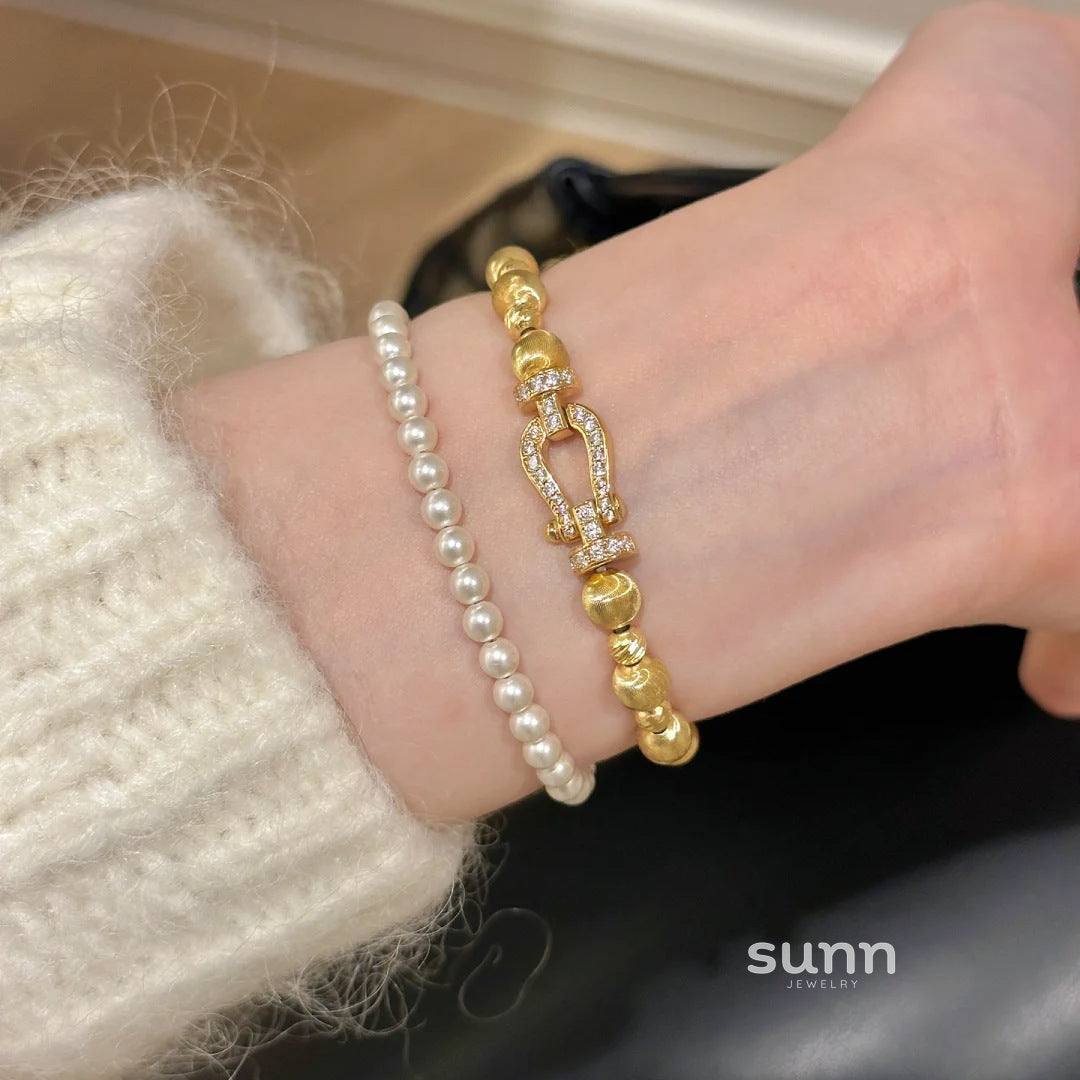 Skai Diamond Horseshoe Bracelet [EZ8PAX9T]