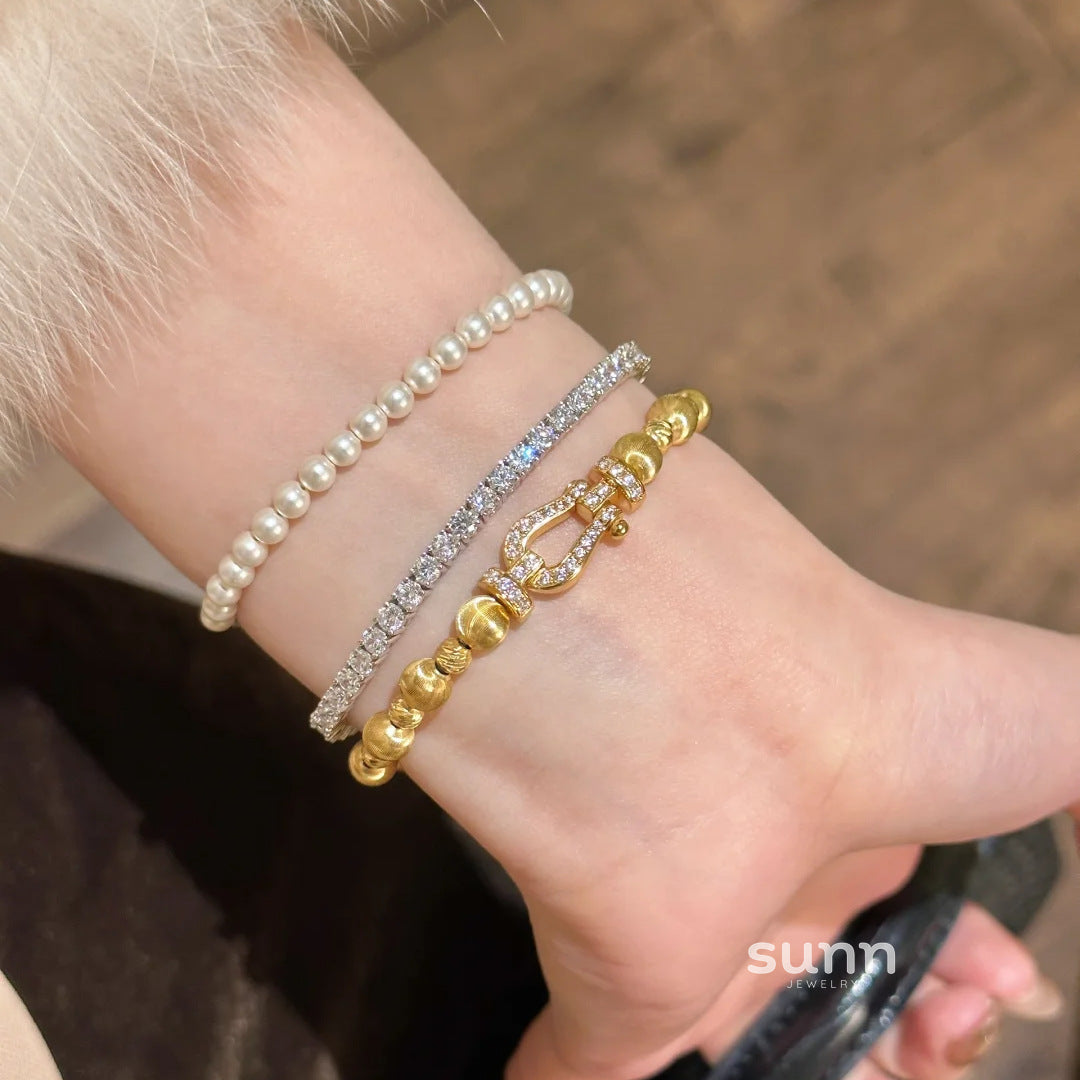 Skai Diamond Horseshoe Bracelet [LVXQ2P3T]