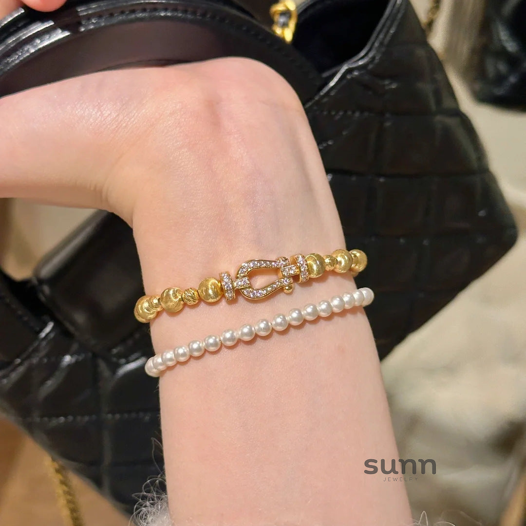 Skai Diamond Horseshoe Bracelet [HHKDYV2O]