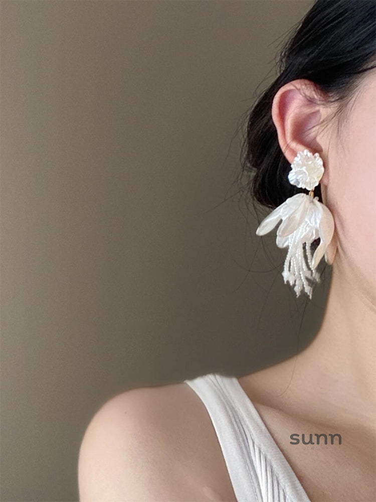 Skyleigh Camellia Pearl Tassel Earrings [98S22OAA]