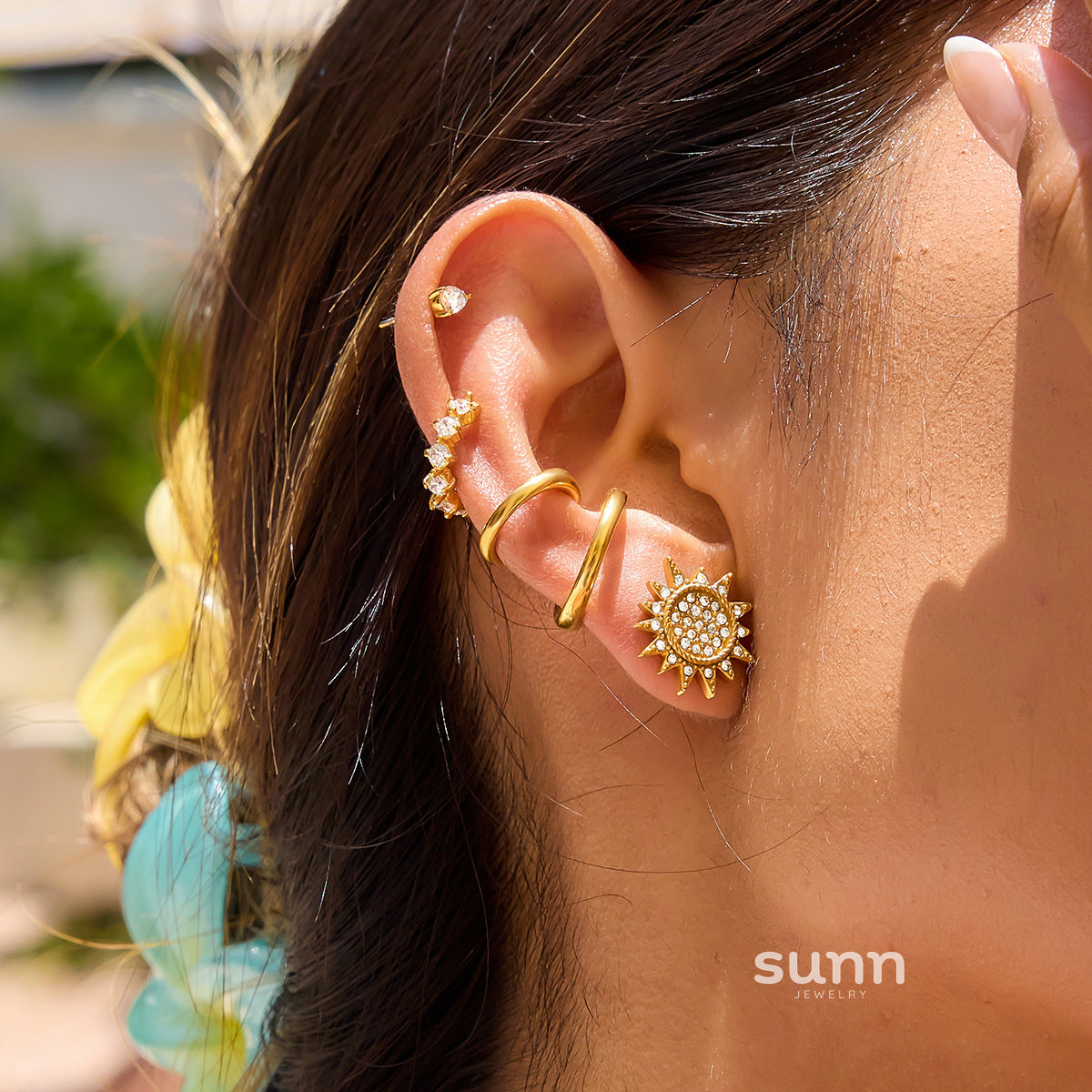 Skylie Rhinestone Sun Hoops [Q92IG62X]