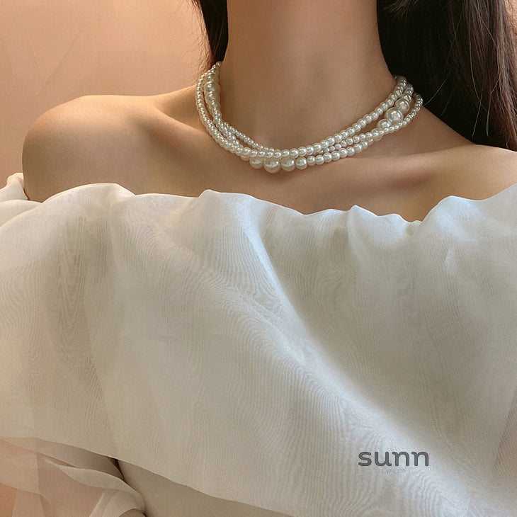 Skylie Triple Strand Pearl Necklace [LU7ZCO0T]