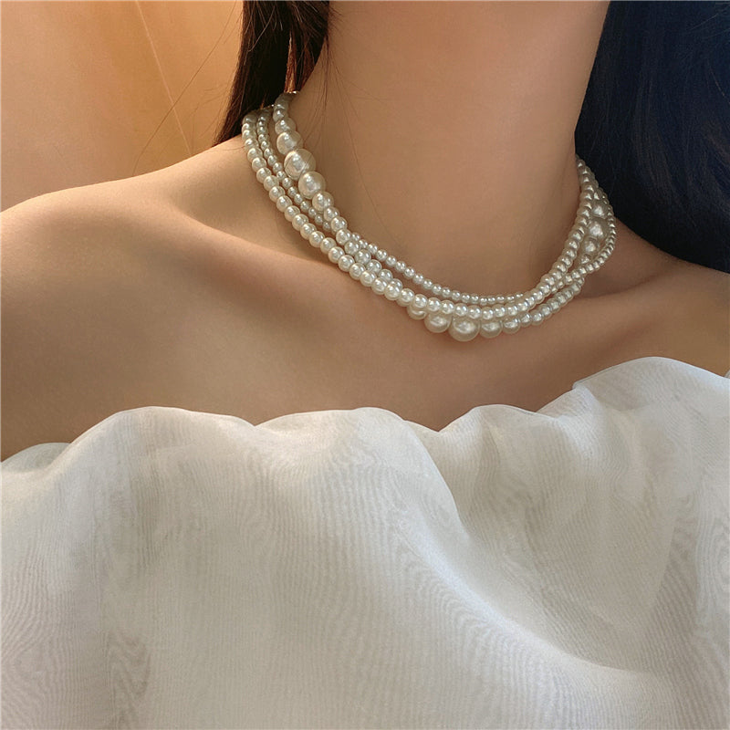 Skylie Triple Strand Pearl Necklace [8E17IWRV]