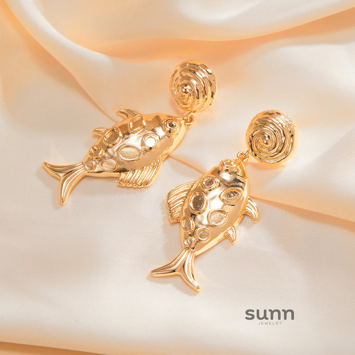 Skylin Fish Thread Stud Earrings
