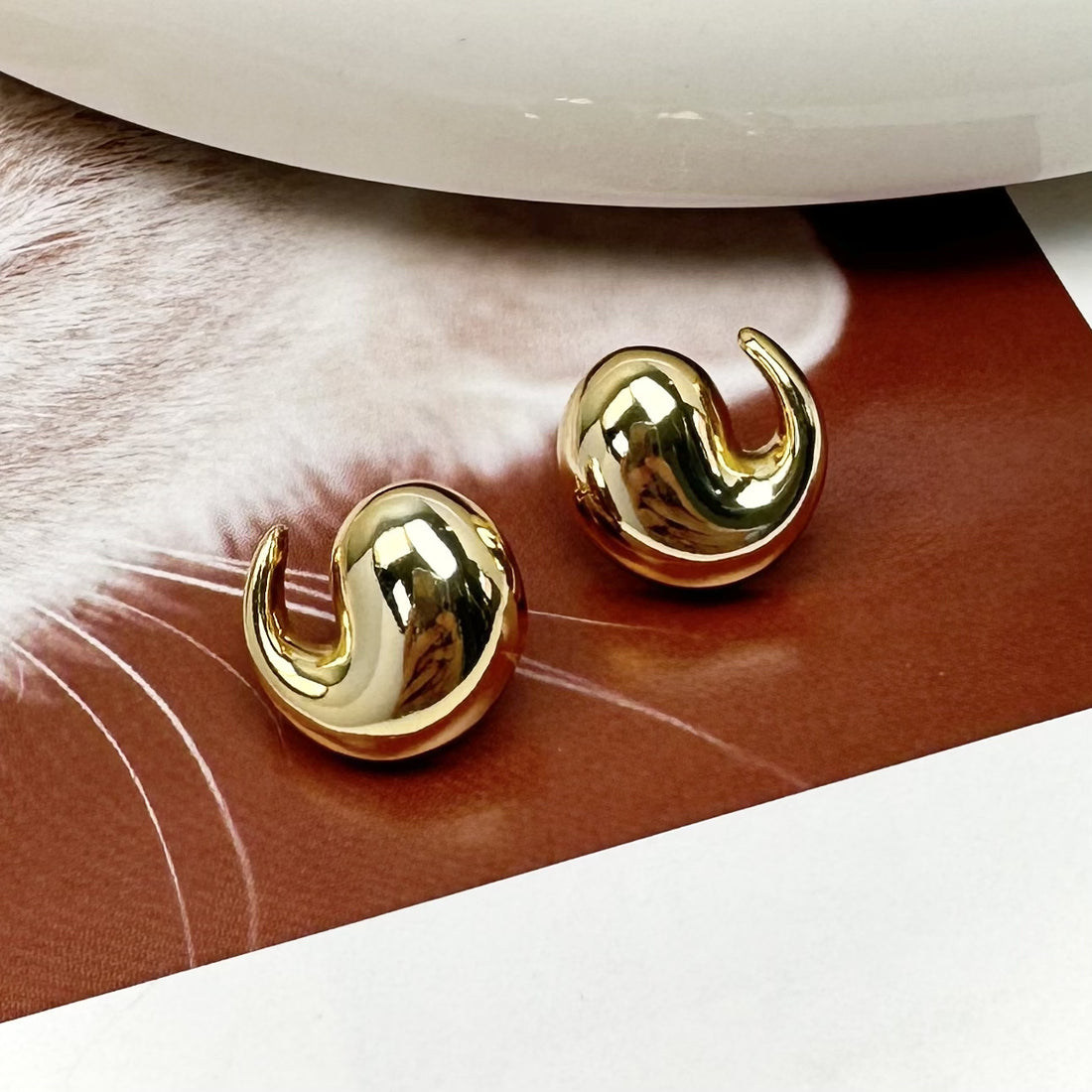 Skylyn Gold Tone Hoop Earrings [PRIHBC5B]