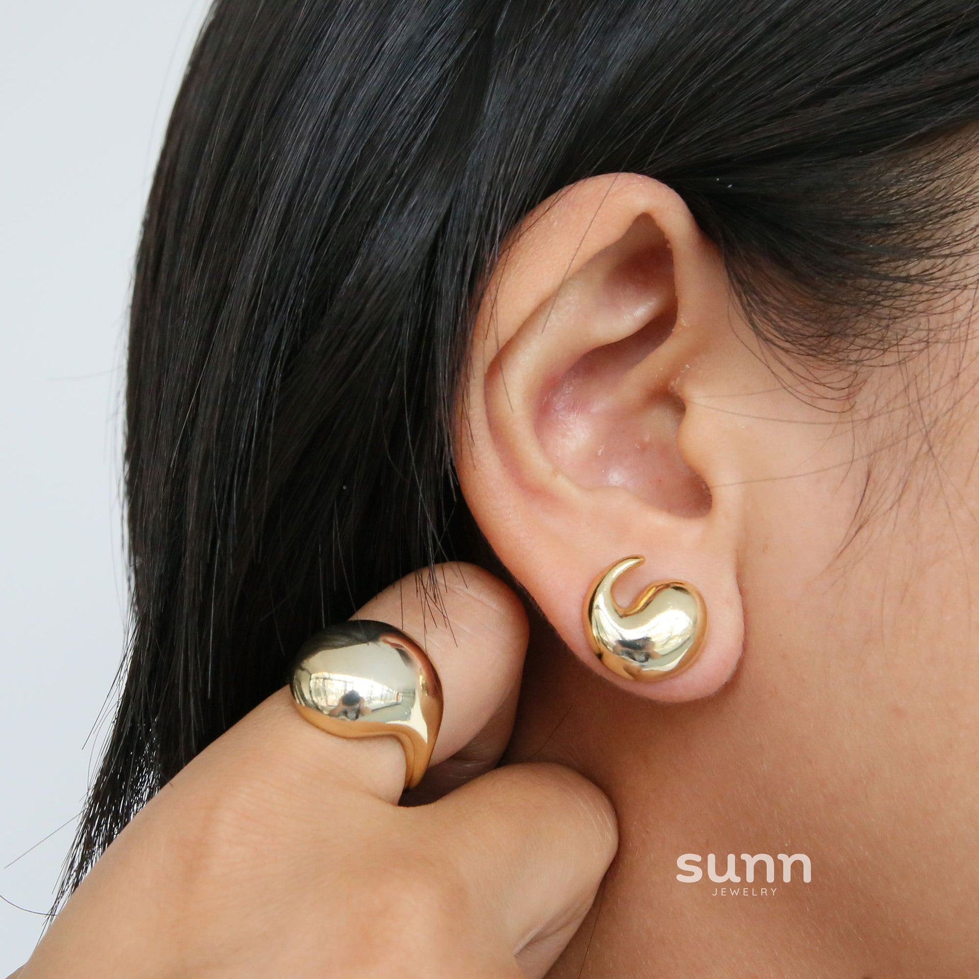 Skylyn Gold Tone Hoop Earrings [ZA3QSBE7]