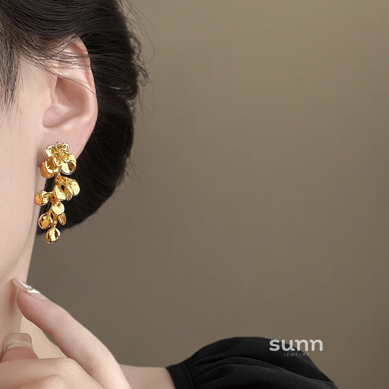 Skylynn Gilt Leaf Drop Earrings [8V0NYHJJ]