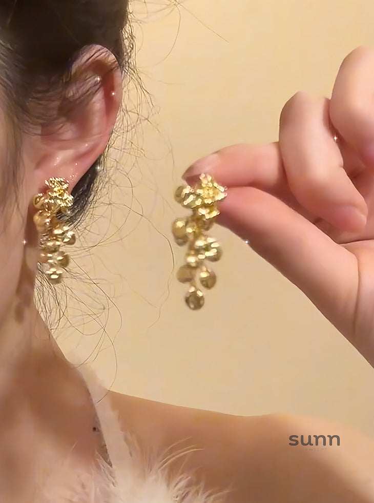 Skylynn Gilt Leaf Drop Earrings [Z7J0HZDK]