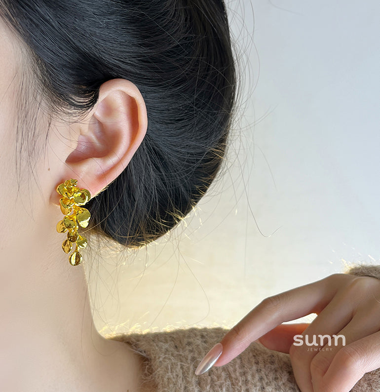Skylynn Gilt Leaf Drop Earrings [IV0G68FD]