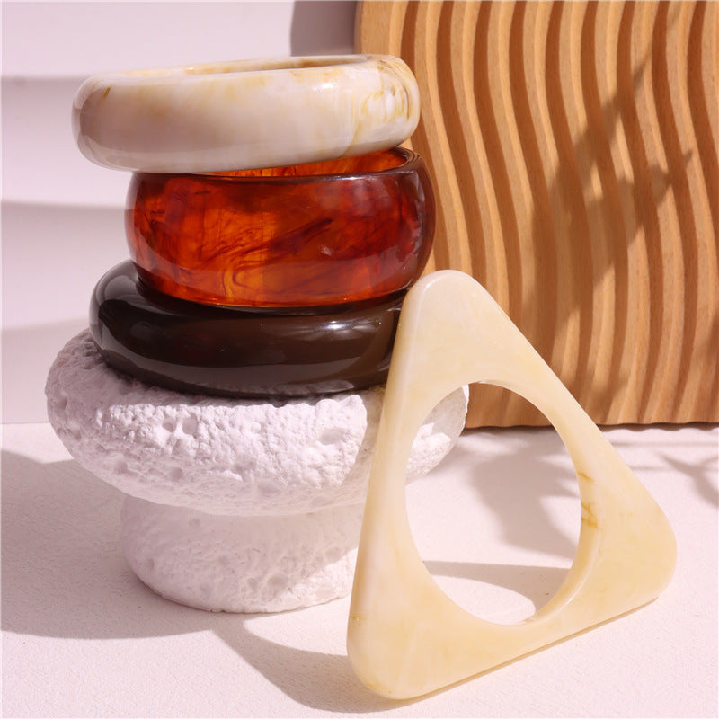 Sloane Resin Triangle Bracelet [2ESGZ3ZR]