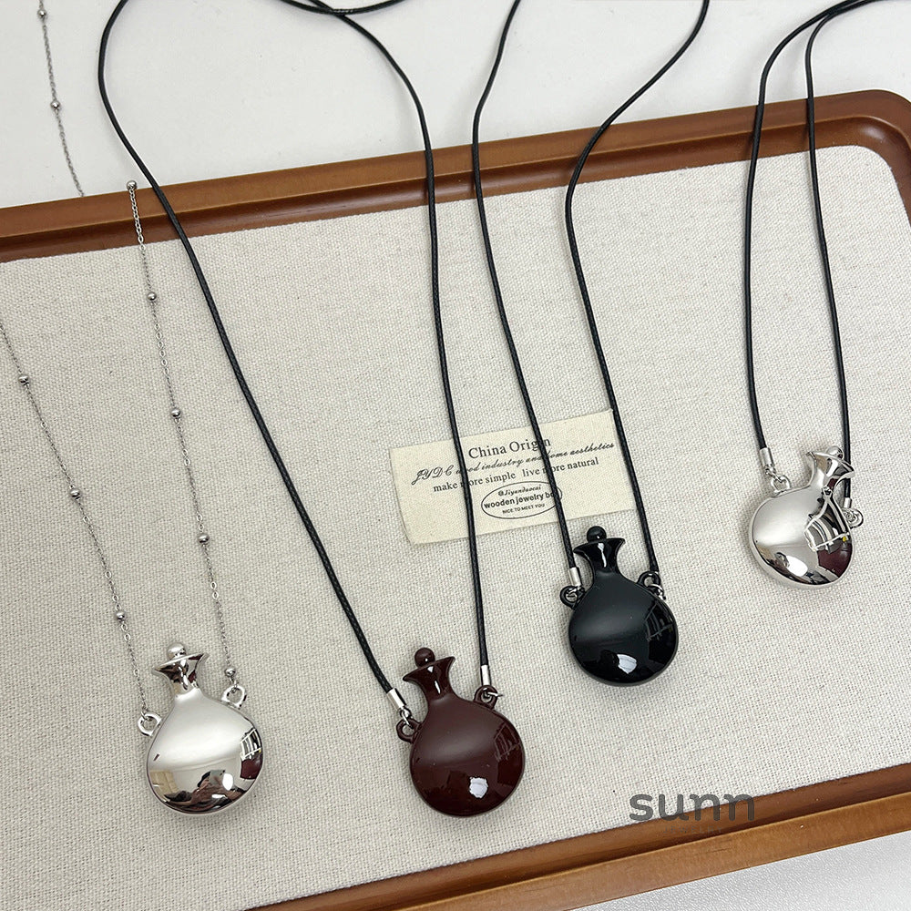 Snow Perfume Bottle Necklace [Q6BEF29K]