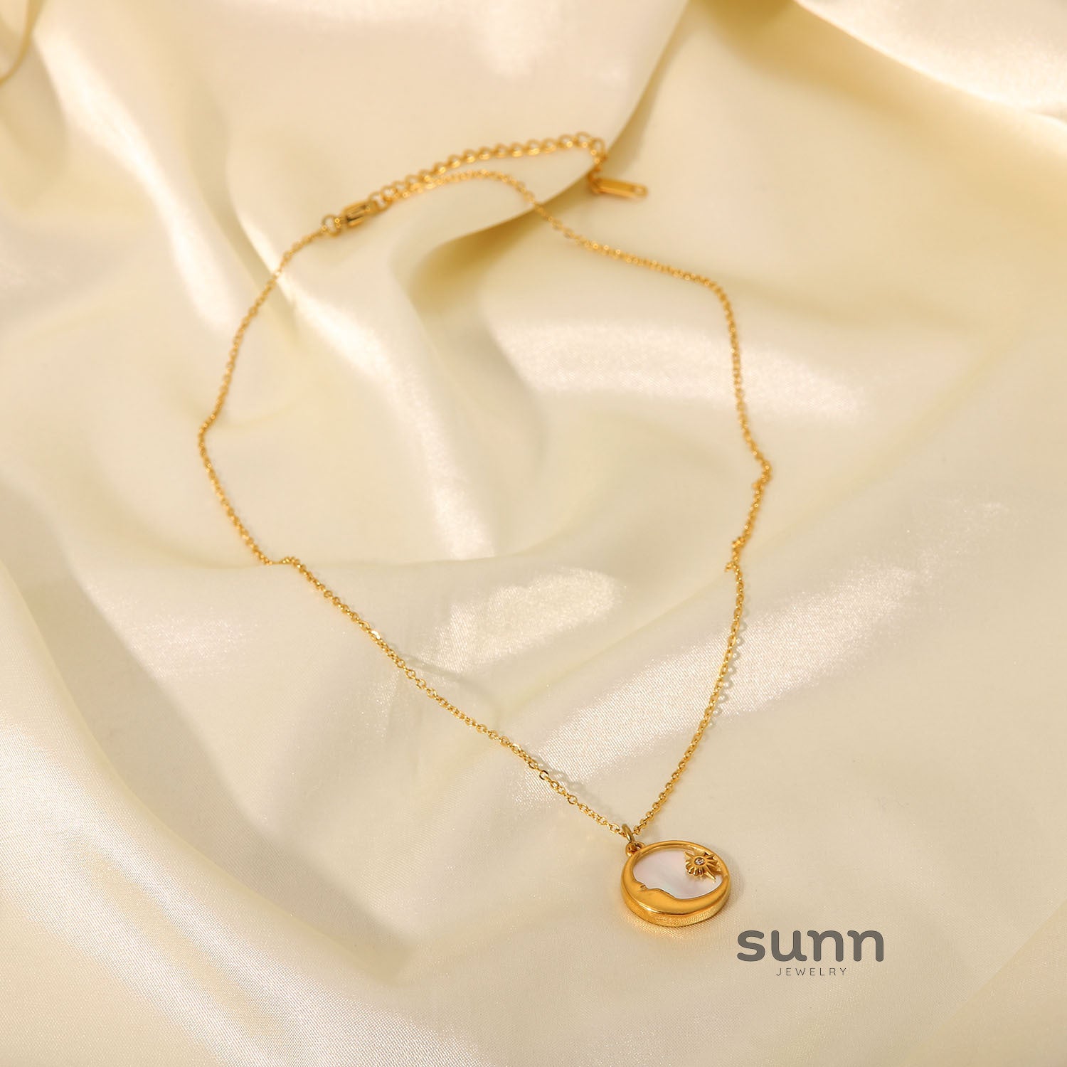 Solange Layered Fritillaria Necklace [FOUPO0JP]
