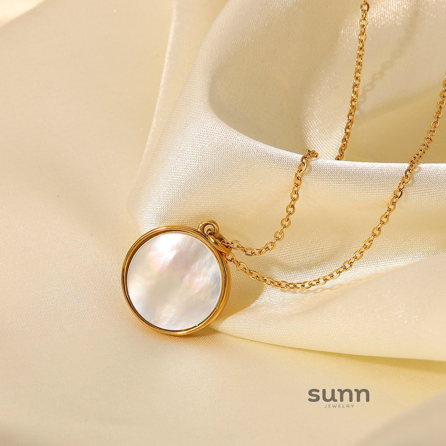 Solange Layered Fritillaria Necklace [U9XDN9TQ]