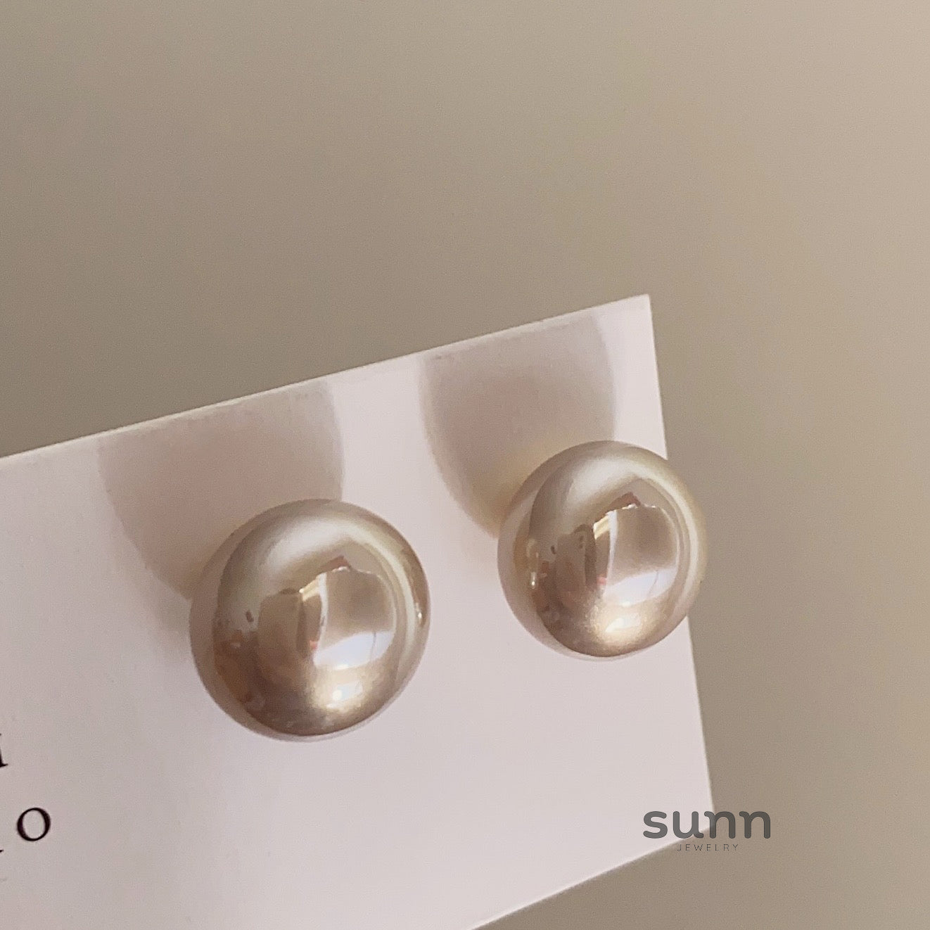 Solei Elegant Pearl Earrings [WPY08AFB]
