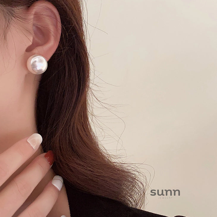 Solei Elegant Pearl Earrings [MO3SVLXS]