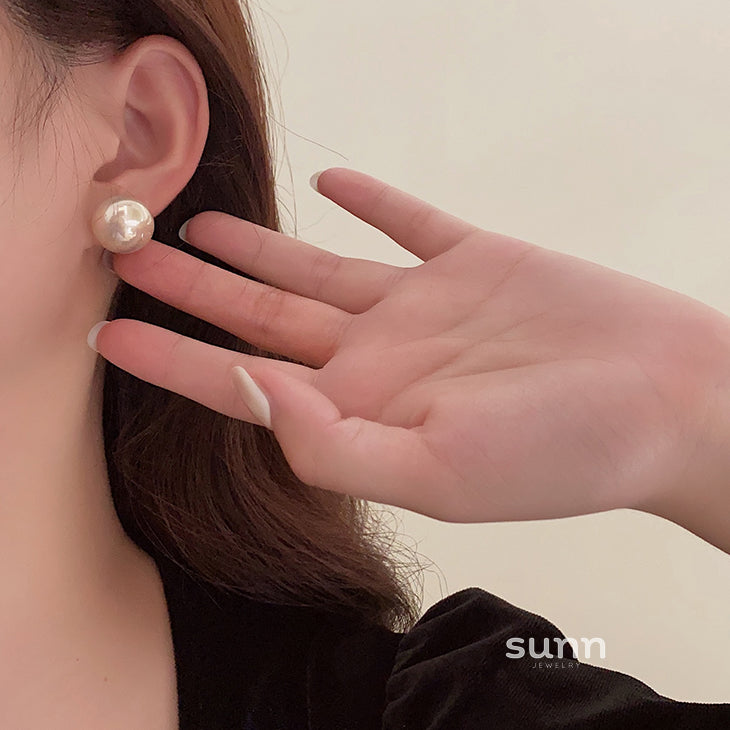 Solei Elegant Pearl Earrings [ERWD82TC]