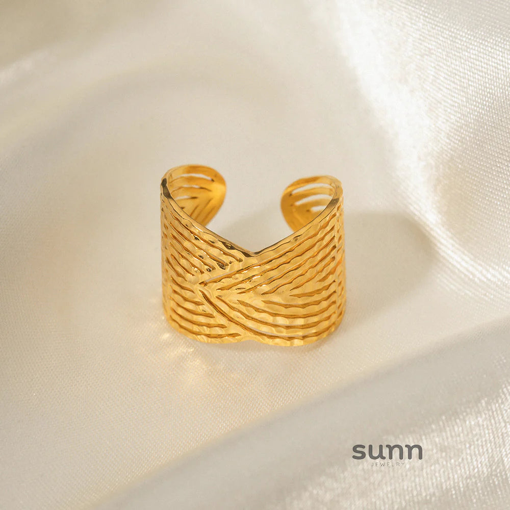 Solei Interlaced Gold Ring