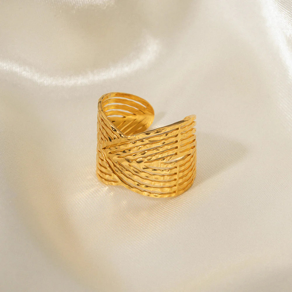 Solei Interlaced Gold Ring