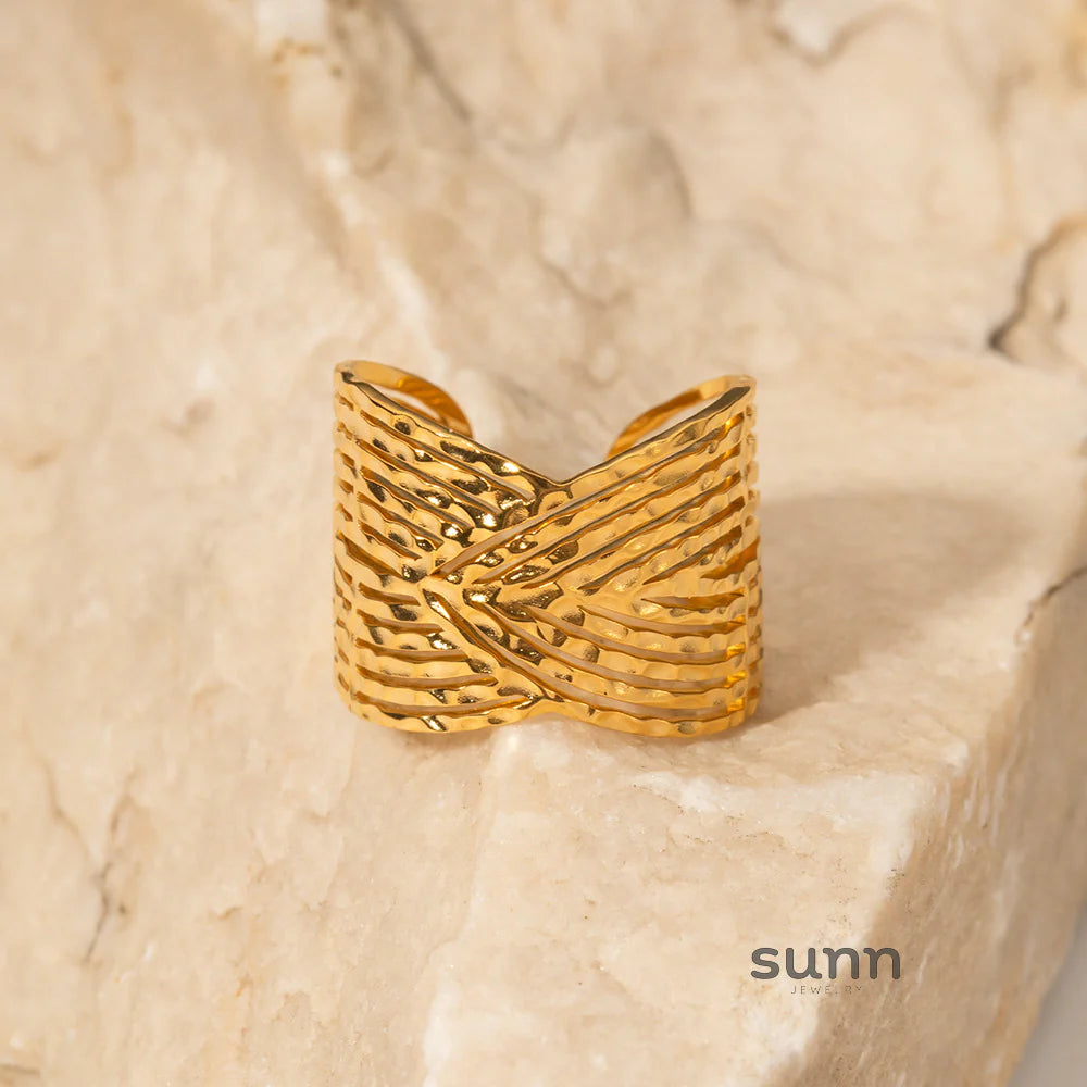 Solei Interlaced Gold Ring