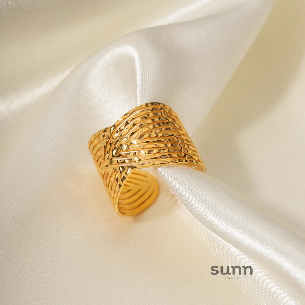 Solei Interlaced Gold Ring
