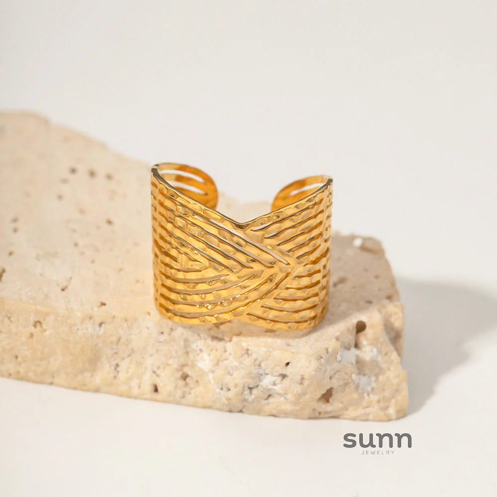 Solei Interlaced Gold Ring