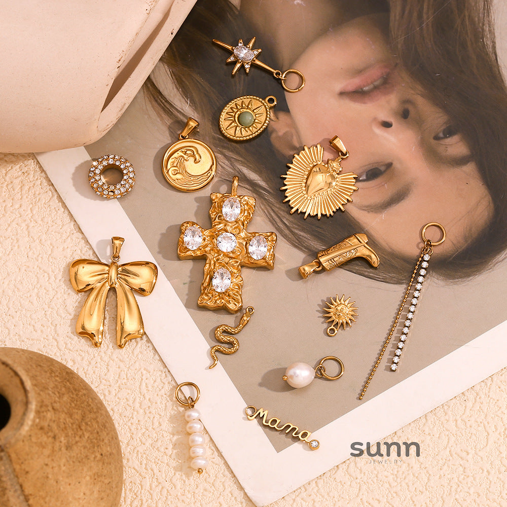 Sommer Gold Charm Pendants [LV8H2TBB]
