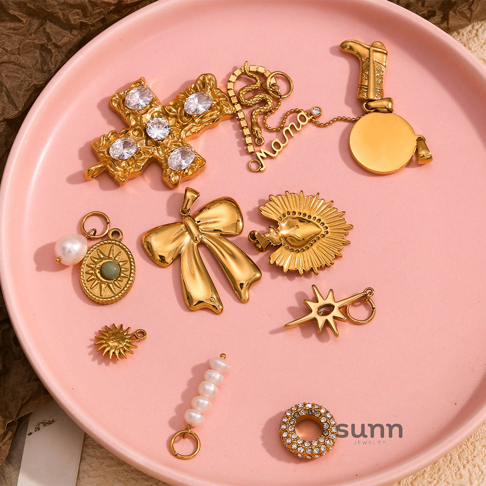 Sommer Gold Charm Pendants [KNYKF5WO]