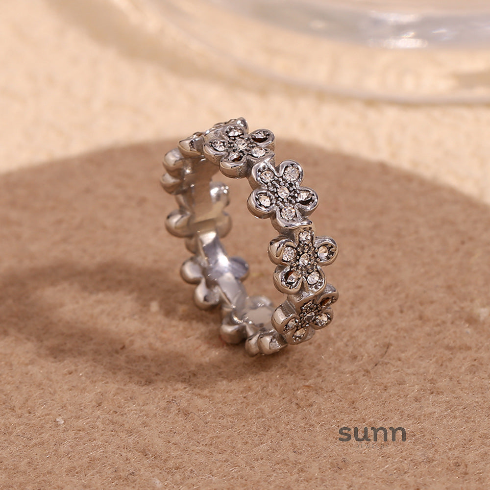 Sonja Diamond Daisy Ring [4TS9YTPT]