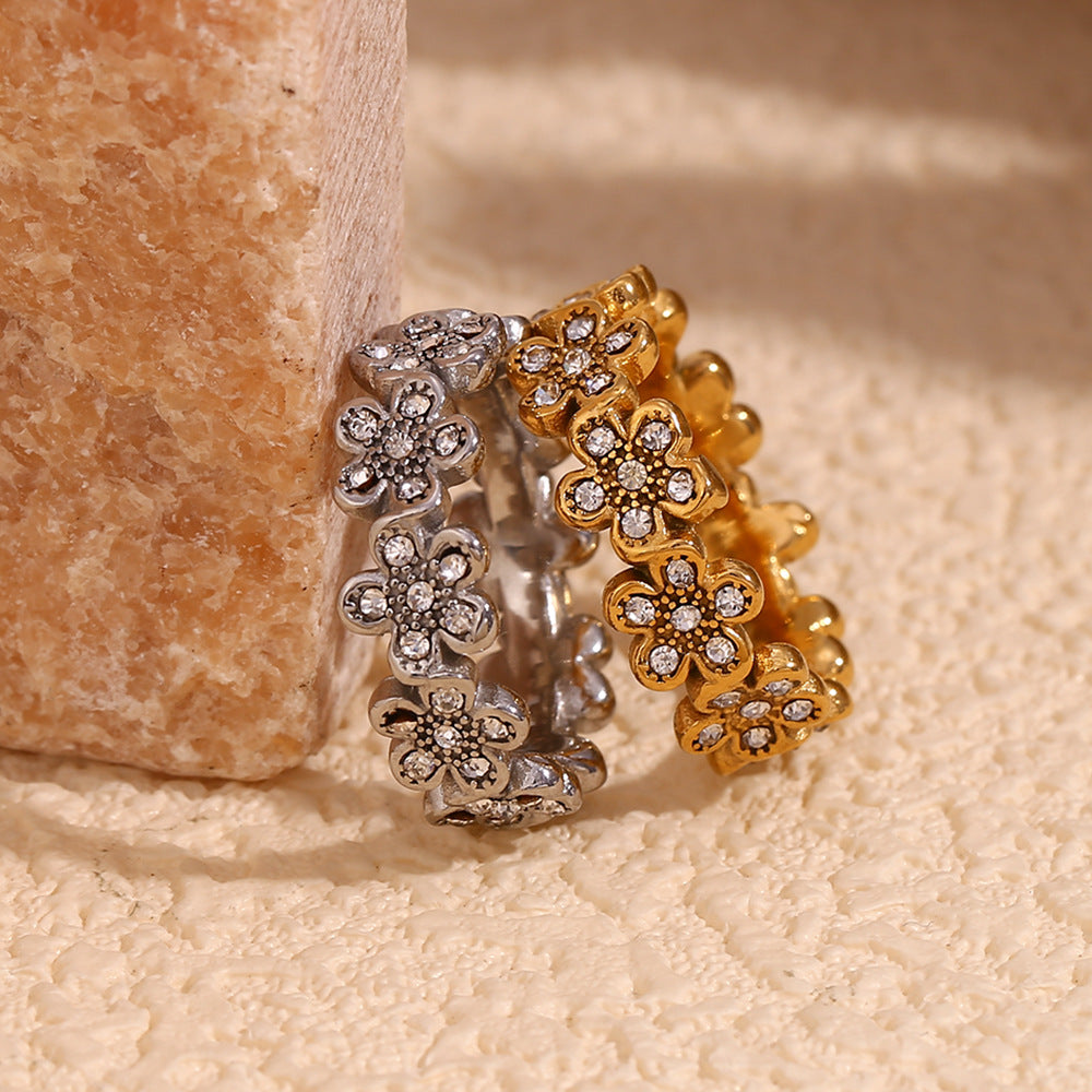 Sonja Diamond Daisy Ring [QU87TXA7]