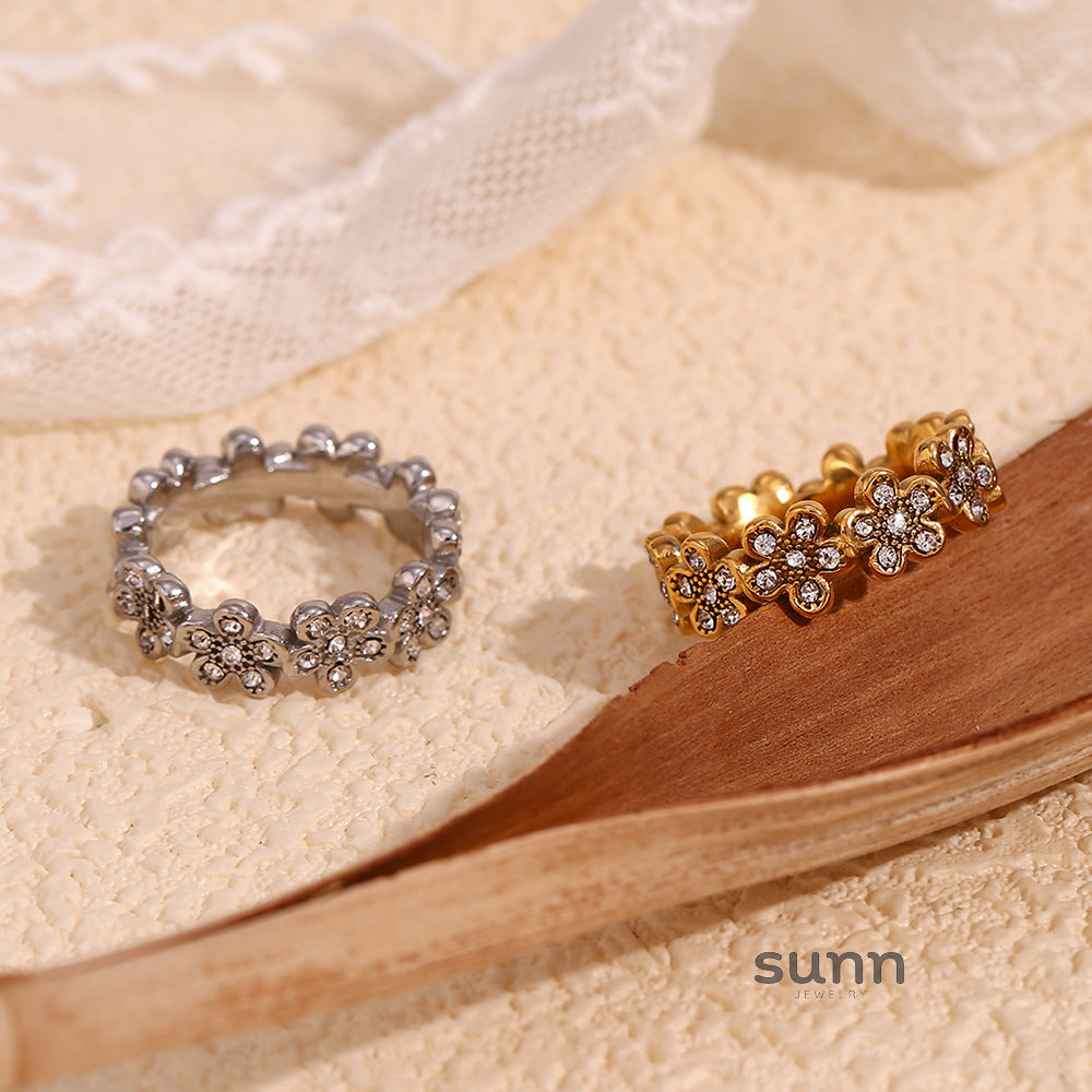 Sonja Diamond Daisy Ring [9K4R9SCN]