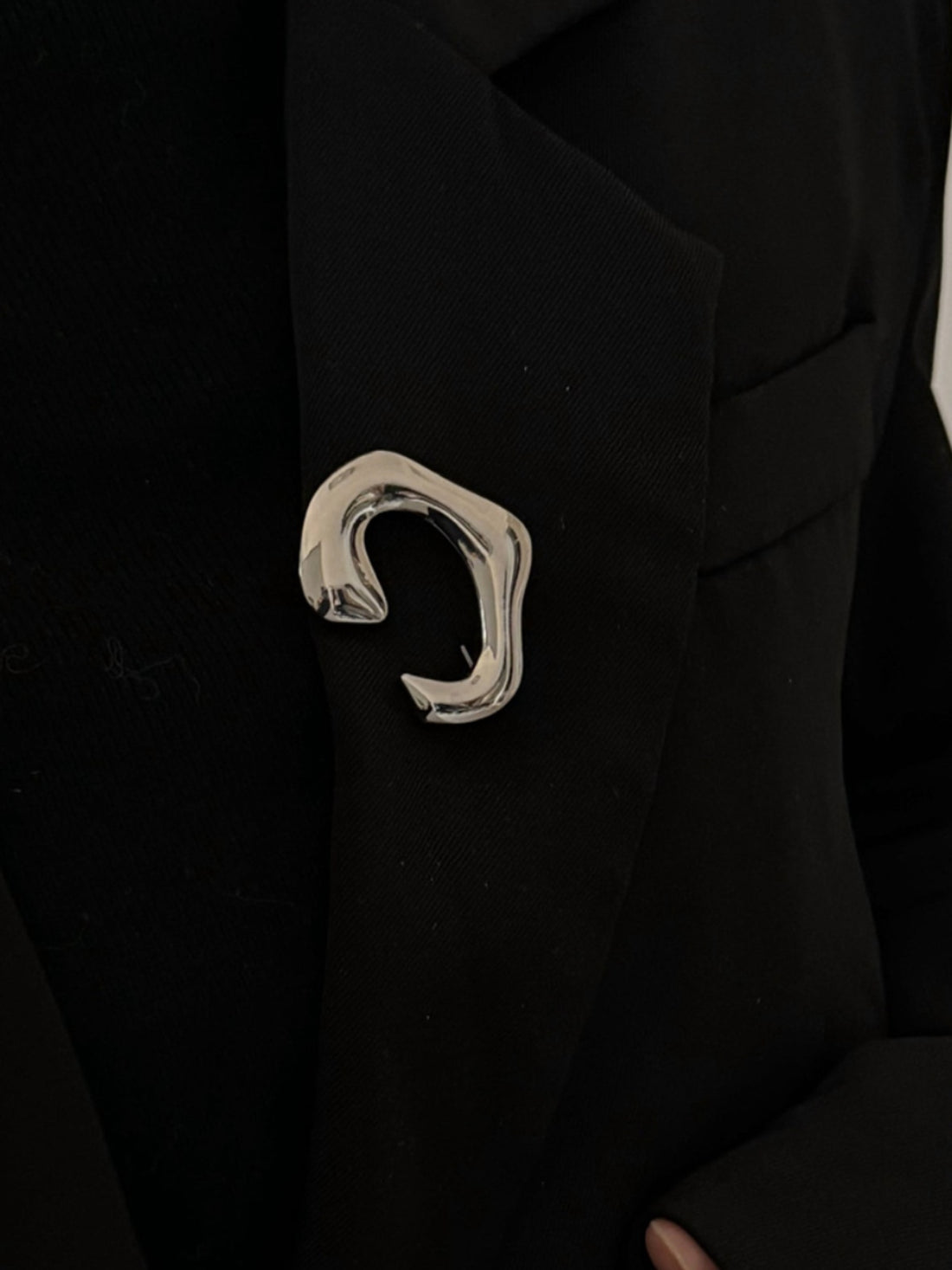 Soraya Abstract Metal Brooch [8M0685S6]