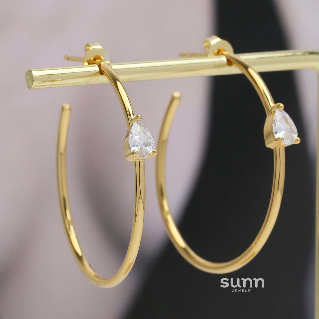 Starr Golden Waterdrop Hoops [V301QLY5]