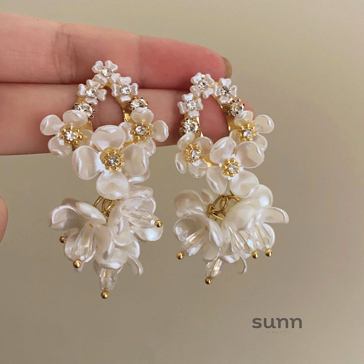 Suhani Floral Statement Earrings [51OG6SLL]
