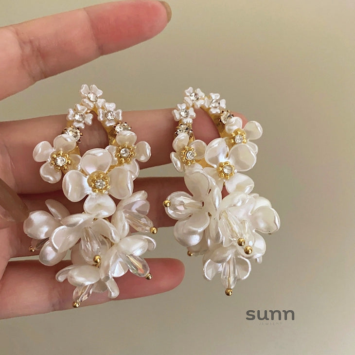 Suhani Floral Statement Earrings [R0YTL7MW]