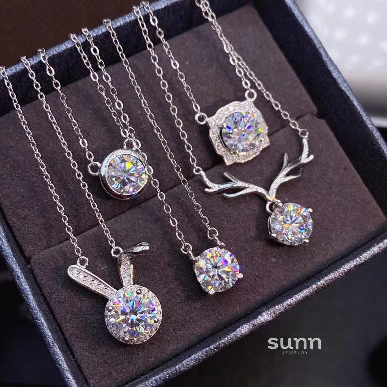 Suhani Radiant Charm Necklace [Q1TZLYE5]