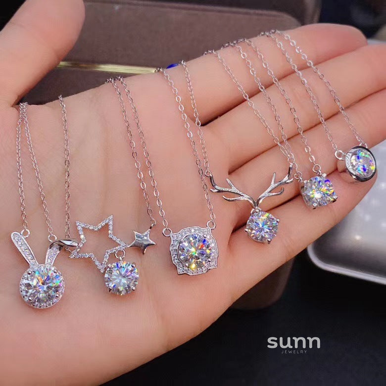 Suhani Radiant Charm Necklace [KCVLRYLM]