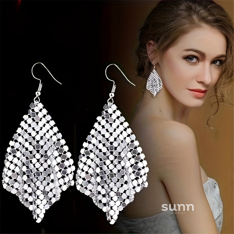 Sumaya Geometric Tassel Earrings [6LW93O3Y]