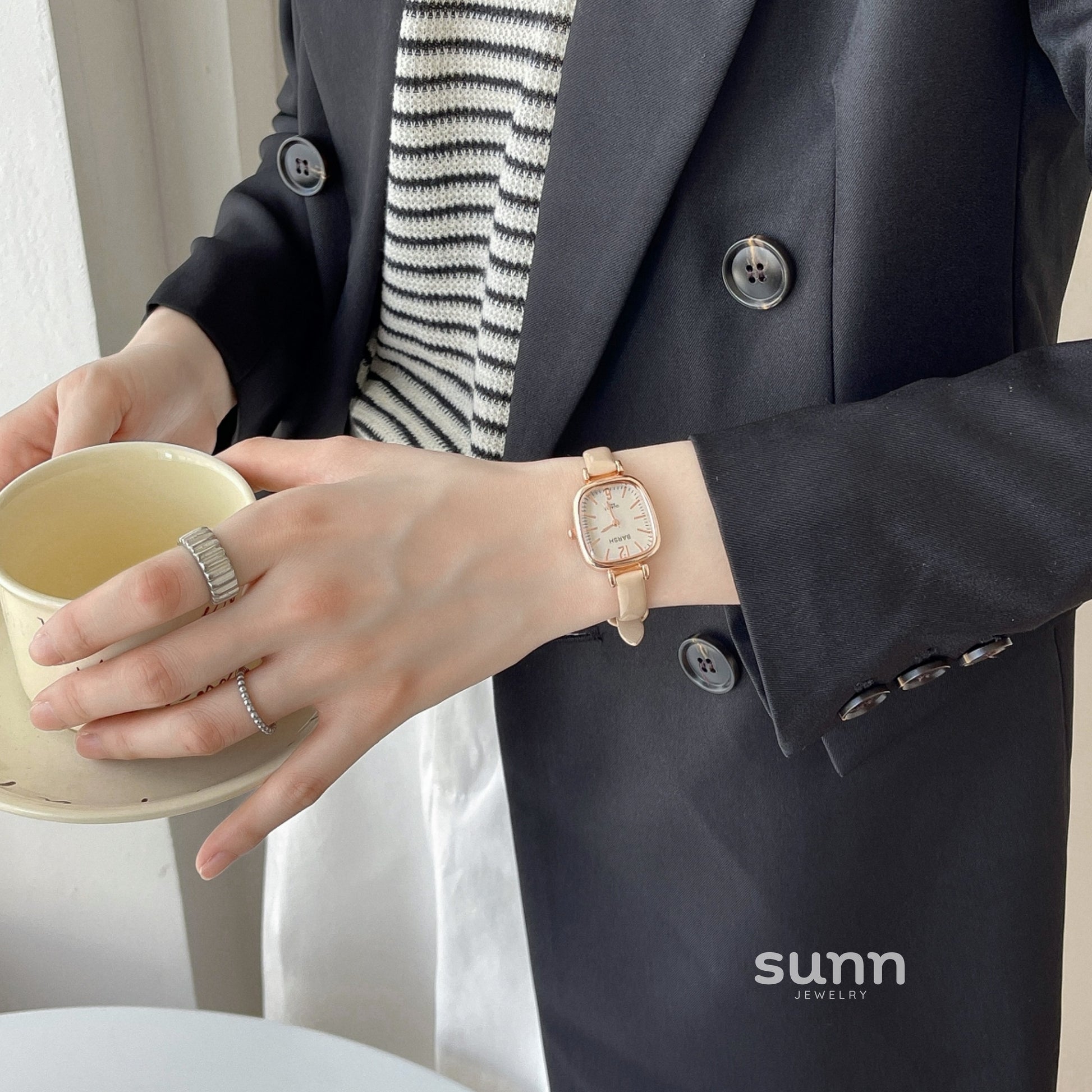 Sumayyah Petite Leather Watch [EXYY1W4C]