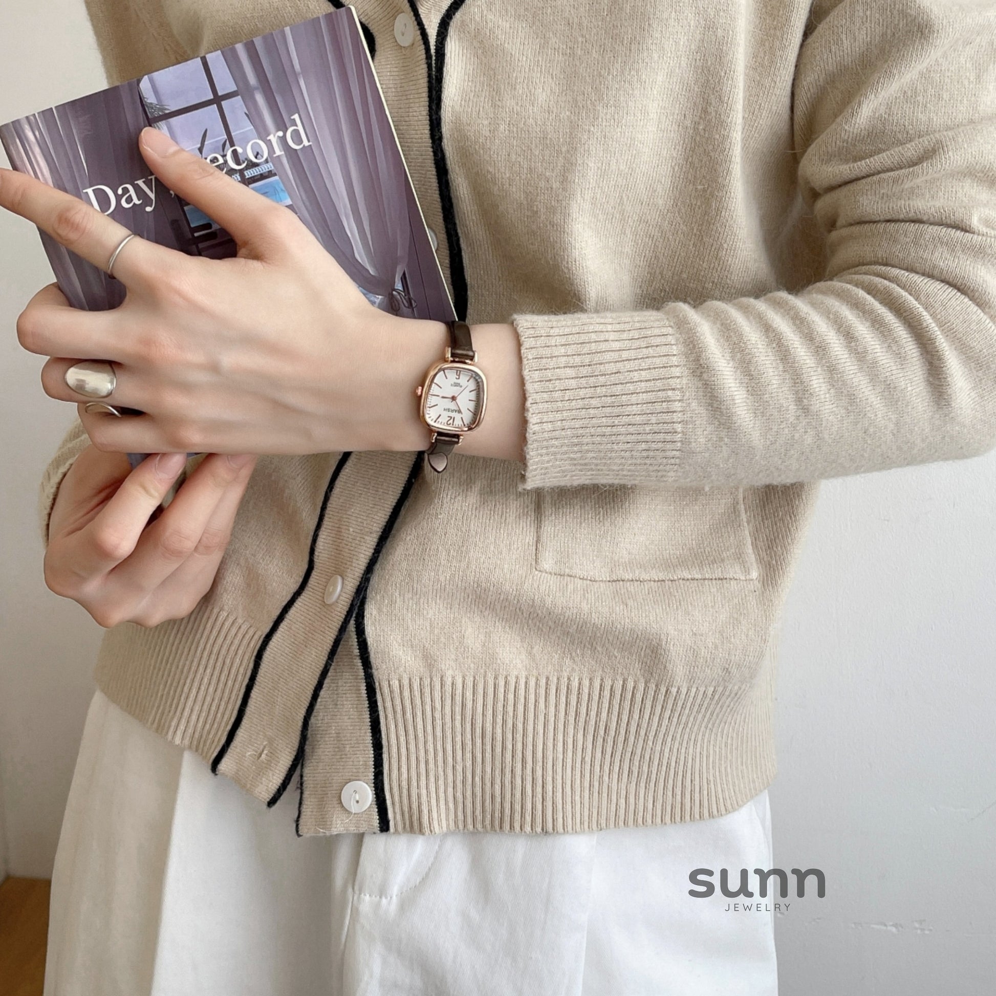 Sumayyah Petite Leather Watch [6SDKOYU6]