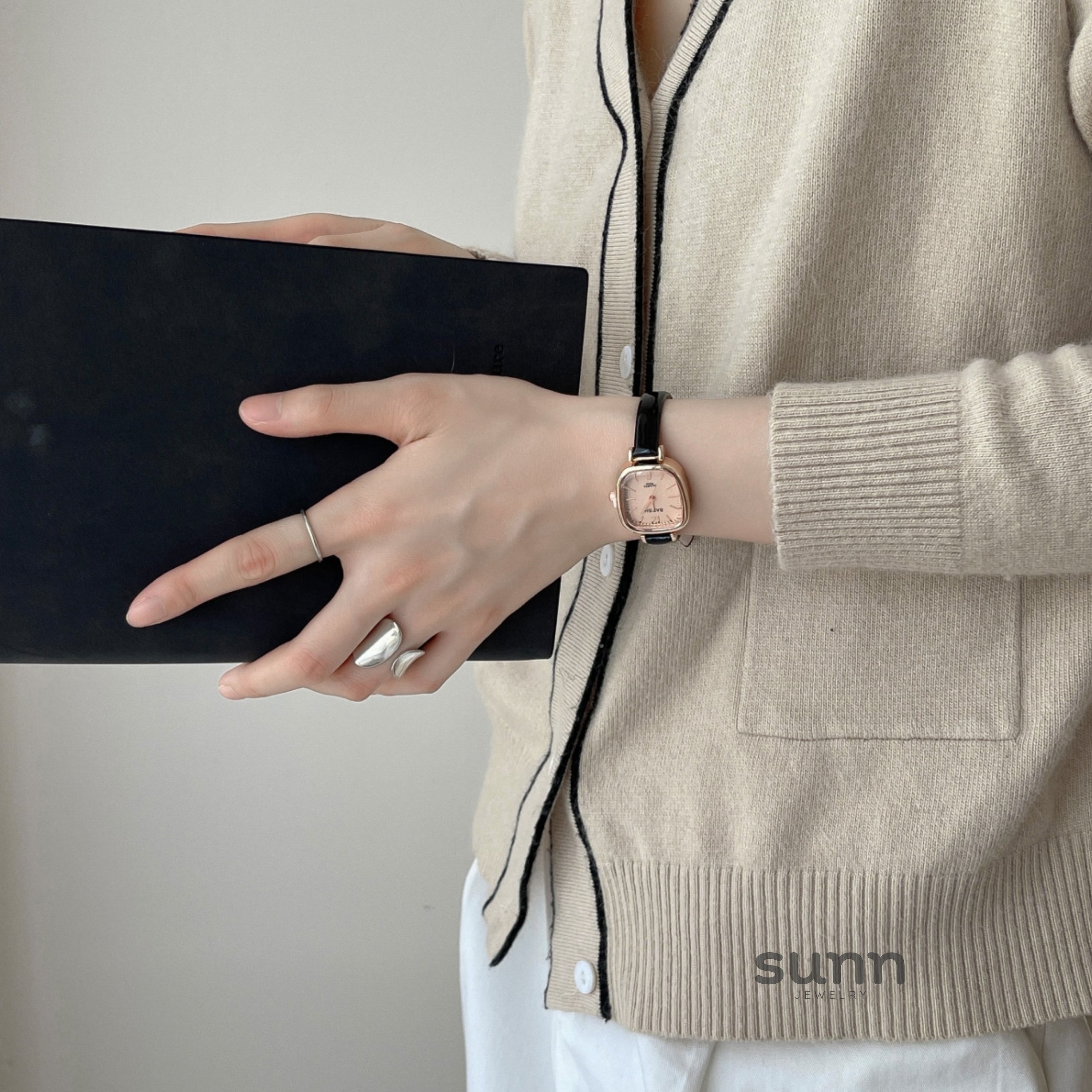 Sumayyah Petite Leather Watch [ILIY88AX]